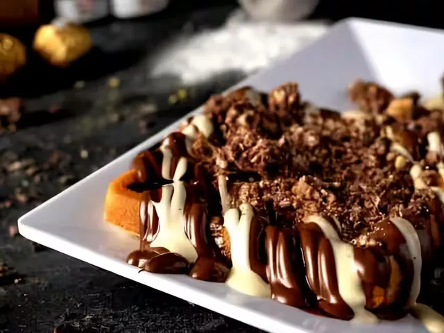 Crunchy KitKat Waffle